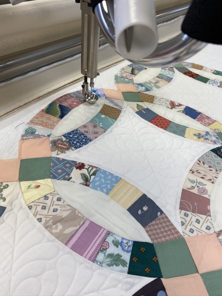 ISACORD 3711 – Loving Stitches Quilt Shop