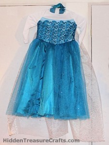 How I Made Elsa and Anna Princess Costumes | Hidden Treasure Crafts and ...